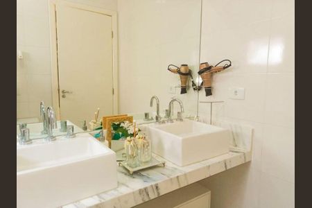 Casa de Condomínio à venda com 3 quartos, 224m² em Parque Sinai, Santana de Parnaíba