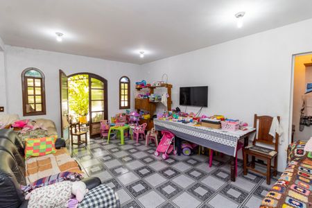 Casa à venda com 250m², 3 quartos e 3 vagasSala