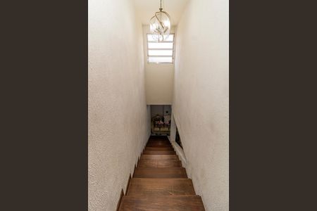 Casa à venda com 250m², 3 quartos e 3 vagasSala - Escada