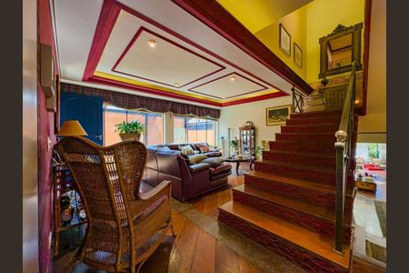 Casa à venda com 457m², 4 quartos e 3 vagas