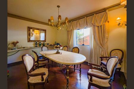 Casa à venda com 4 quartos, 457m² em Alphaville Residencial Um, Barueri