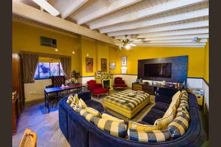 Casa à venda com 457m², 4 quartos e 3 vagas