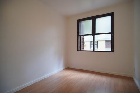 Quarto 2 de apartamento para alugar com 2 quartos, 55m² em Centro, São Leopoldo