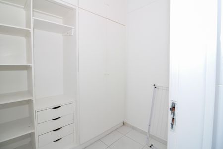 Apartamento à venda com 75m², 2 quartos e 1 vagaÁrea de Serviço