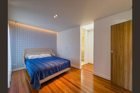 Casa à venda com 4 quartos, 414m² em Alphaville Conde II, Barueri