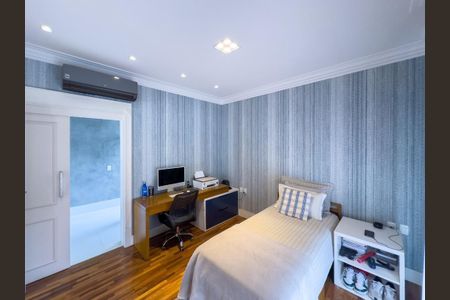 Casa de condomínio à venda com 435m², 3 quartos e 6 vagas