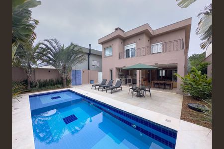 Casa de condomínio à venda com 435m², 3 quartos e 6 vagas