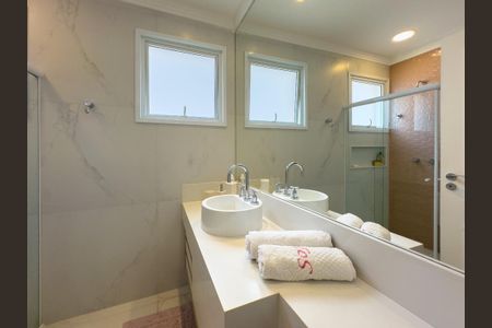 Casa de condomínio à venda com 435m², 3 quartos e 6 vagas