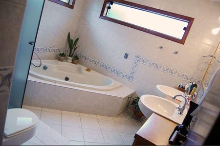 Casa de Condomínio à venda com 4 quartos, 453m² em Alphaville, Santana de Parnaíba