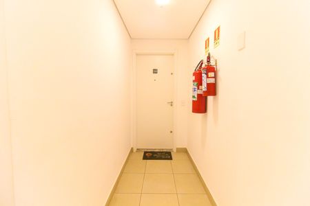 Apartamento para alugar com 33m², 2 quartos e sem vagaHall e porta