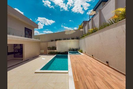 Casa à venda com 403m², 5 quartos e 4 vagas