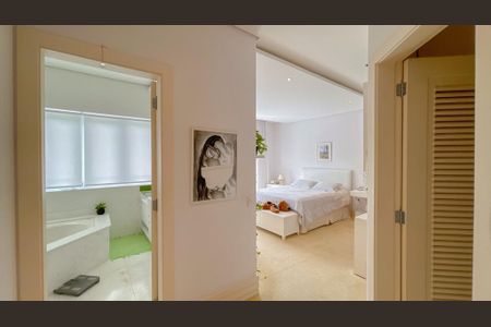 Casa de condomínio à venda com 427m², 4 quartos e 6 vagas