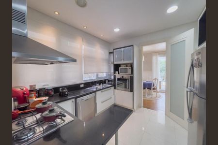 Casa de condomínio à venda com 427m², 4 quartos e 6 vagas