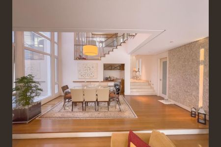 Casa de condomínio à venda com 427m², 4 quartos e 6 vagas