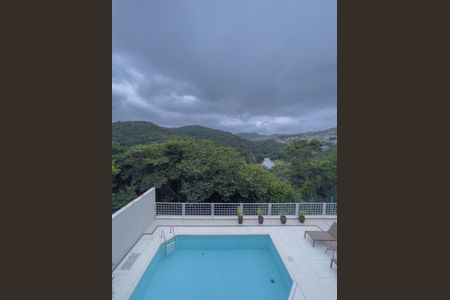 Casa de condomínio à venda com 427m², 4 quartos e 6 vagas