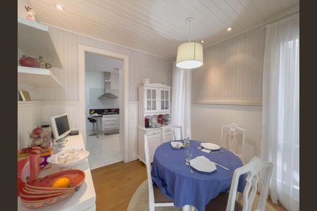 Casa de condomínio à venda com 427m², 4 quartos e 6 vagas