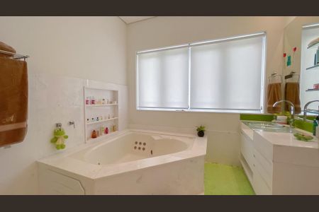 Casa de condomínio à venda com 427m², 4 quartos e 6 vagas