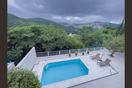 Casa de condomínio à venda com 427m², 4 quartos e 6 vagas