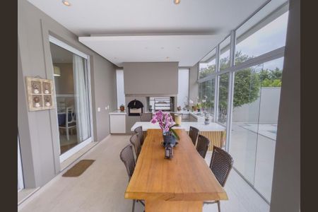 Casa de condomínio à venda com 427m², 4 quartos e 6 vagas