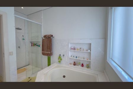 Casa de condomínio à venda com 427m², 4 quartos e 6 vagas