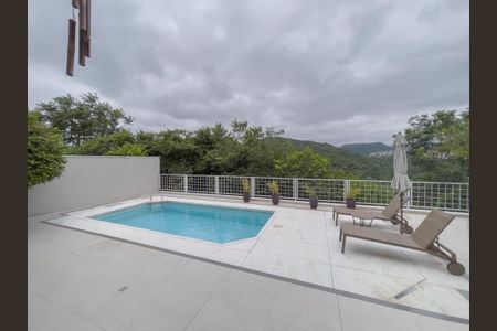 Casa de condomínio à venda com 427m², 4 quartos e 6 vagas