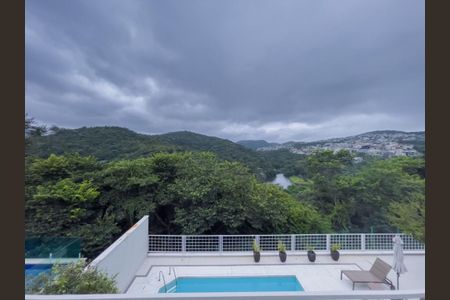 Casa de condomínio à venda com 427m², 4 quartos e 6 vagas