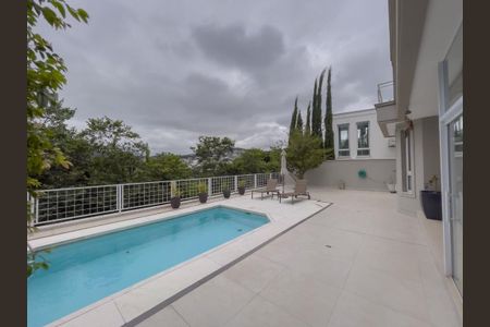 Casa de condomínio à venda com 427m², 4 quartos e 6 vagas
