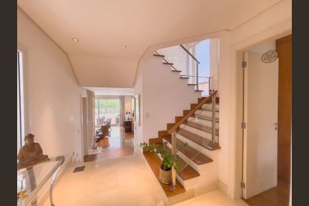 Casa de condomínio à venda com 427m², 4 quartos e 6 vagas