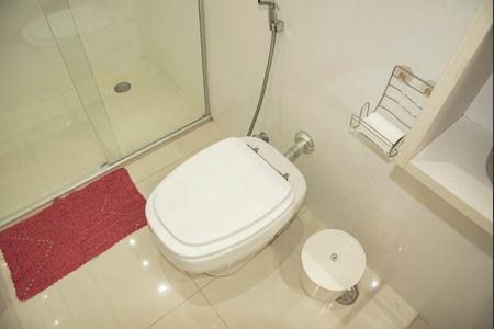 Casa à venda com 180m², 3 quartos e 3 vagasBanheiro da Suíte 2