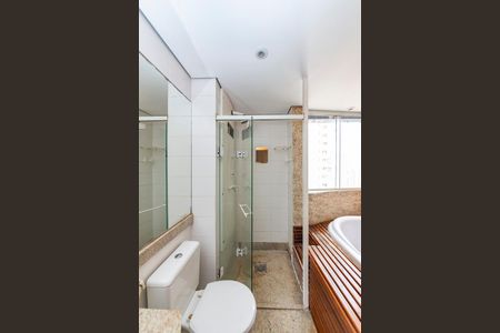 Banheiro da Suíte de apartamento para alugar com 3 quartos, 96m² em Vila da Serra, Nova Lima