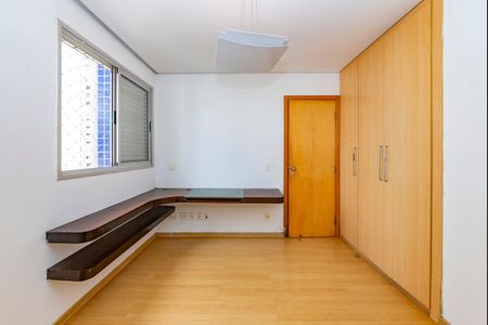 Apartamento para alugar com 96m², 3 quartos e 2 vagasQuarto 3