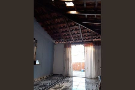 Casa à venda com 5 quartos, 250m² em Jardim Tupanci, Barueri