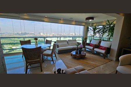 Apartamento à venda com 3 quartos, 202m² em Centro Empresarial Tamboré, Santana de Parnaíba