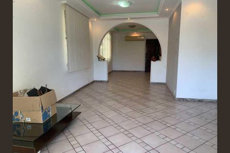 Casa à venda com 4 quartos, 538m² em Taquara, Rio de Janeiro