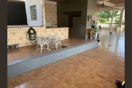 Casa à venda com 538m², 4 quartos e 3 vagas
