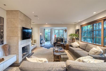 Casa à venda com 4 quartos, 320m² em Jardim Petropolis, São Paulo