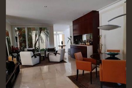 Casa à venda com 5 quartos, 963m² em Tamboré, Santana de Parnaíba