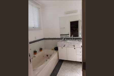 Casa à venda com 5 quartos, 963m² em Tamboré, Santana de Parnaíba