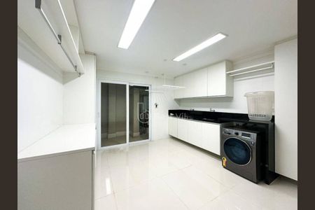 Casa à venda com 420m², 4 quartos e 6 vagas