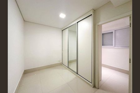 Casa à venda com 4 quartos, 420m² em Centro Comercial Jubran, Barueri