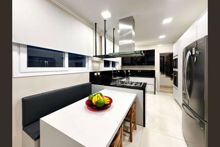 Casa à venda com 420m², 4 quartos e 6 vagas