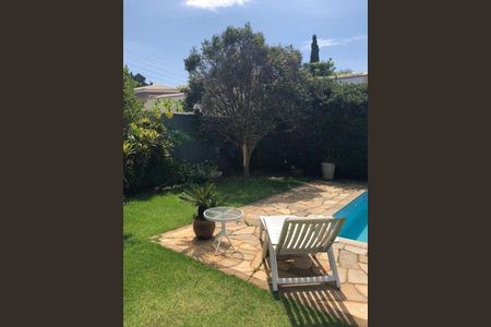 Casa de condomínio à venda com 329m², 4 quartos e 4 vagas