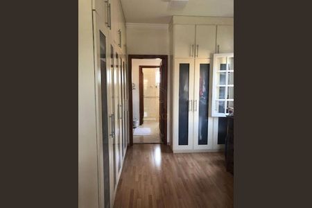 Casa de condomínio à venda com 329m², 4 quartos e 4 vagas