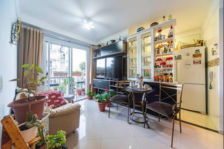 Sala de apartamento à venda com 2 quartos, 56m² em Vila Alzira, Santo André