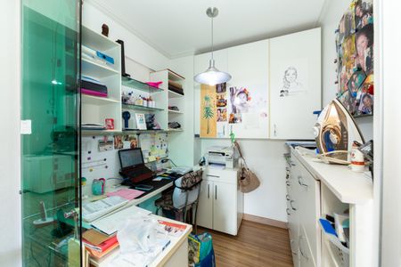 ESCRITORIO de apartamento à venda com 3 quartos, 130m² em Santa Lúcia, Belo Horizonte