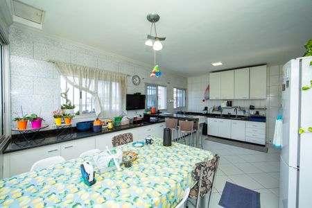 Apartamento à venda com 130m², 3 quartos e 2 vagas Apartamento à venda com 130m², 3 quartos e 2 vagasCOZINHA