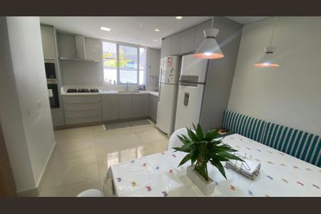 Casa de Condomínio à venda com 3 quartos, 320m² em Condomínio Centro Comercial Alphaville, Barueri