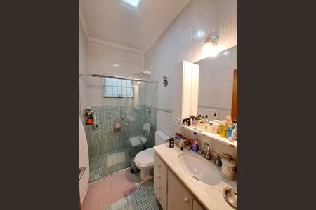 Casa à venda com 218m², 3 quartos e 2 vagasBANHEIRO