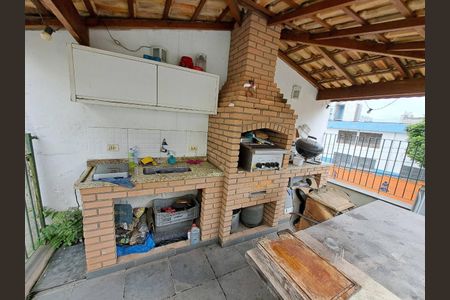 Casa à venda com 218m², 3 quartos e 2 vagasCHURRASQUEIRA