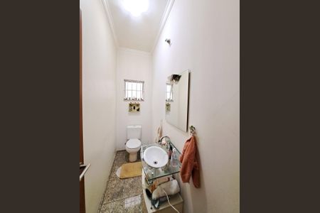 Casa à venda com 218m², 3 quartos e 2 vagasLAVABO